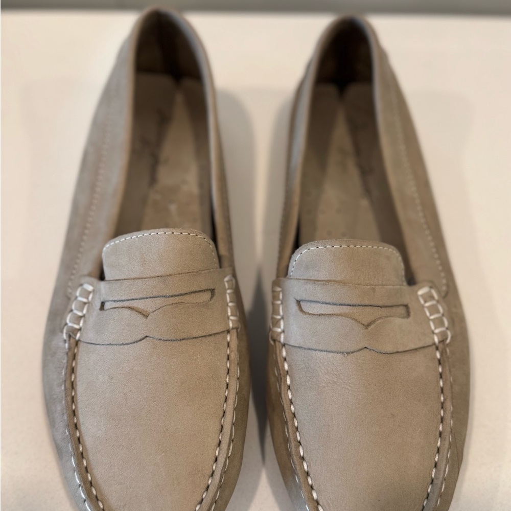 Massimo Matteo Tan Flats with Penny Strap and Contrast Stitching